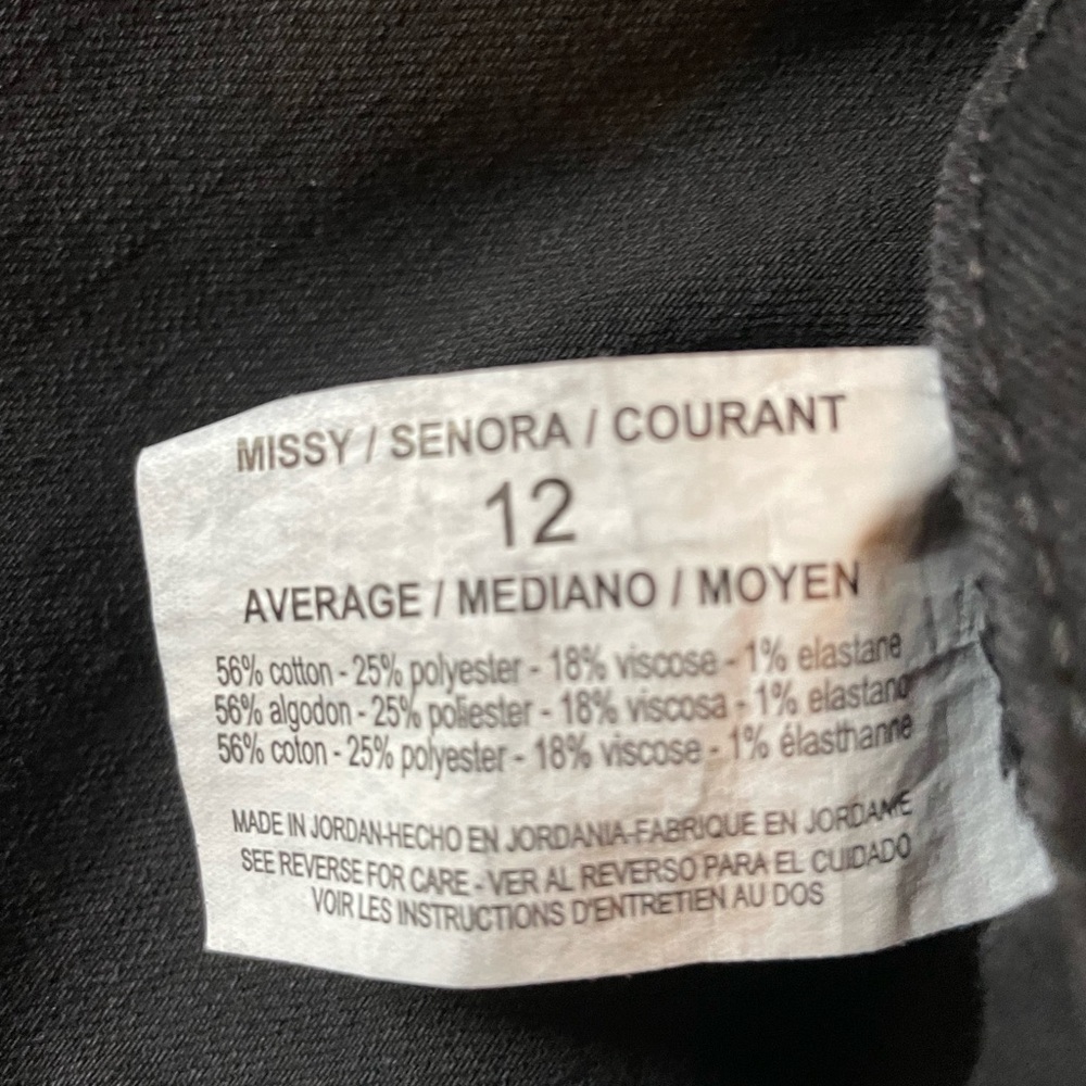 Gloria Vanderbilt Jeans Black slimming Size 12  No tags Never Worn! Lightweight! - Picture 8 of 8